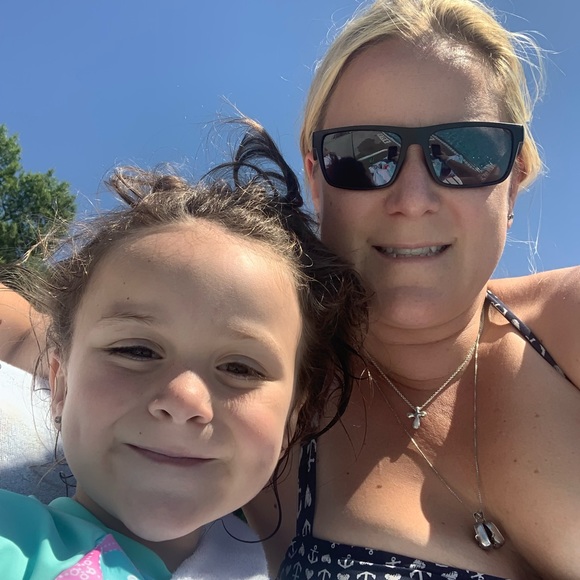 Meet your Posher, Ellie - Picture 2 of 2